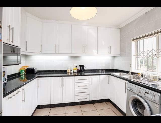 3 BEDROOM TOWNHOUSE FOR SALE IN RED HILL